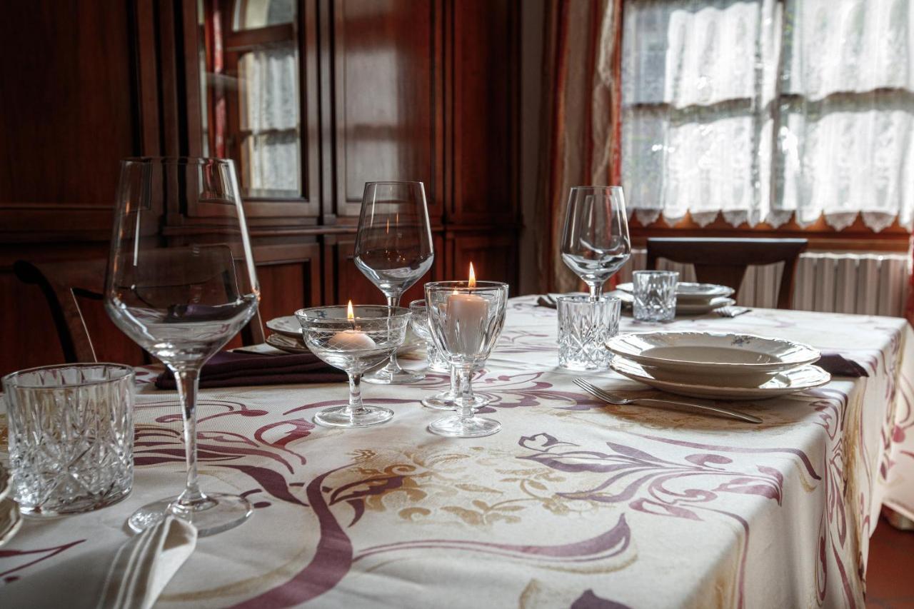Il Como' Della Civetta - Taverna “La Fenice” Stazzona エクステリア 写真