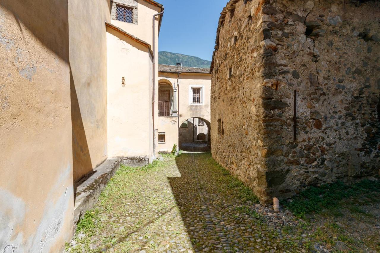 Il Como' Della Civetta - Taverna “La Fenice” Stazzona エクステリア 写真